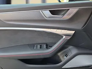 Audi RS6 Avant 4.0 TFSI V8 quattro Mythosschwarz Metallic