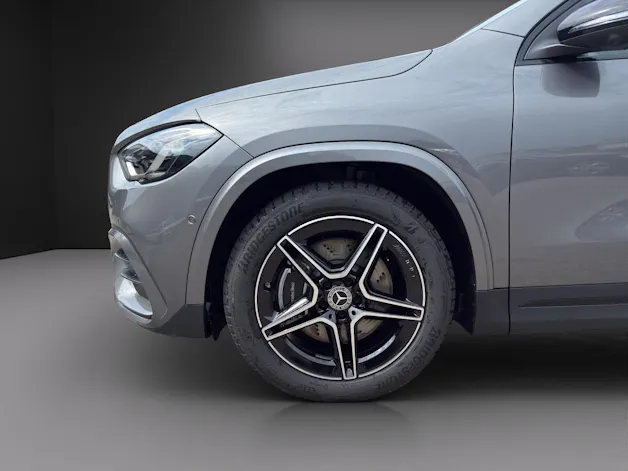 MERCEDES-BENZ GLA 250 4Matic 8G-DCT Swiss Star