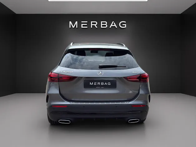 MERCEDES-BENZ GLA 250 4Matic 8G-DCT Swiss Star