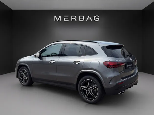 MERCEDES-BENZ GLA 250 4Matic 8G-DCT Swiss Star