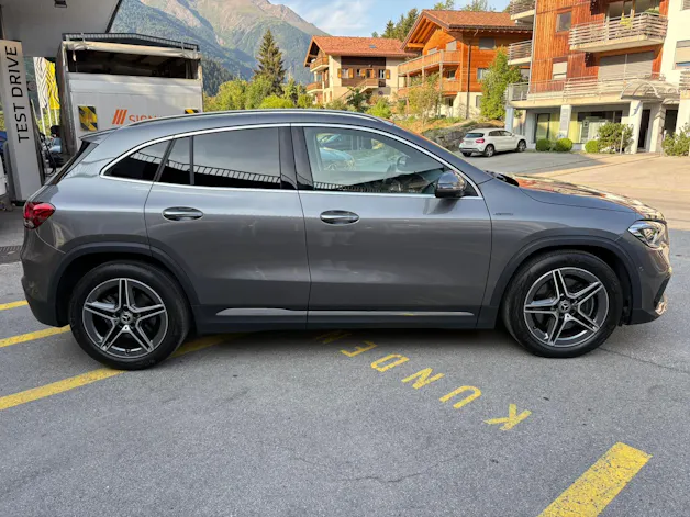 Mercedes-Benz GLA 250 AMG Line 4Matic