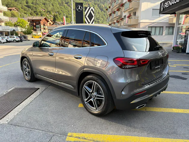 Mercedes-Benz GLA 250 AMG Line 4Matic