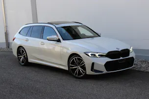 BMW 330i Touring xDrive M SPORTPAKET