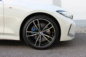 BMW 330i Touring xDrive M SPORTPAKET