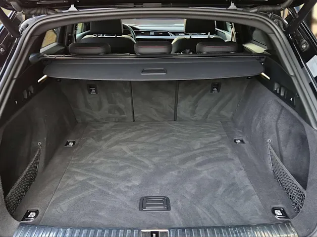 Audi Q8 50 e-tron Black Edition quattro Mythosschwarz Metallic