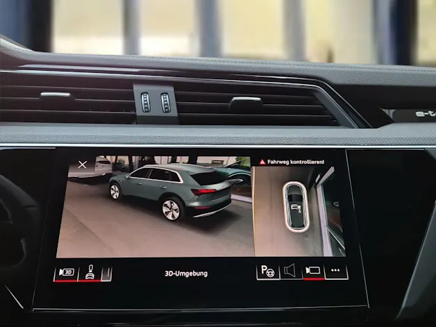 Audi Q8 50 e-tron Black Edition quattro Mythosschwarz Metallic