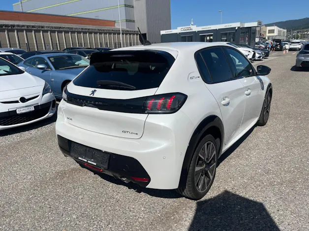 Peugeot 208 1.2i GT-Line