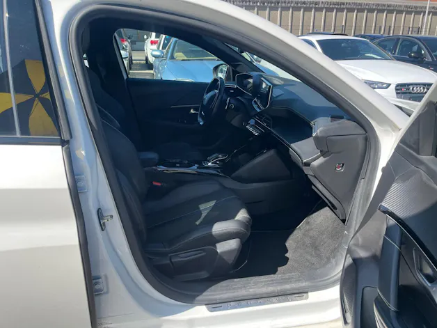 Peugeot 208 1.2i GT-Line