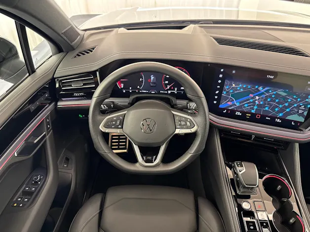 VW Touareg 3.0 TDI R-Line ''inkl. AHK & Standheizung''