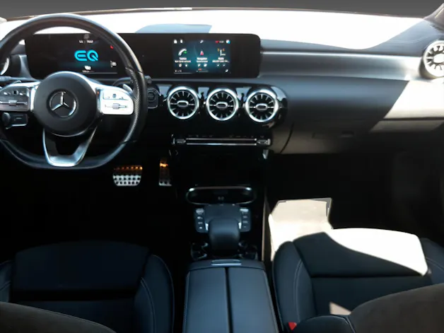 Mercedes-Benz A 250 e AMG Line