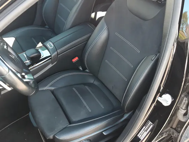 Mercedes-Benz A 250 e AMG Line