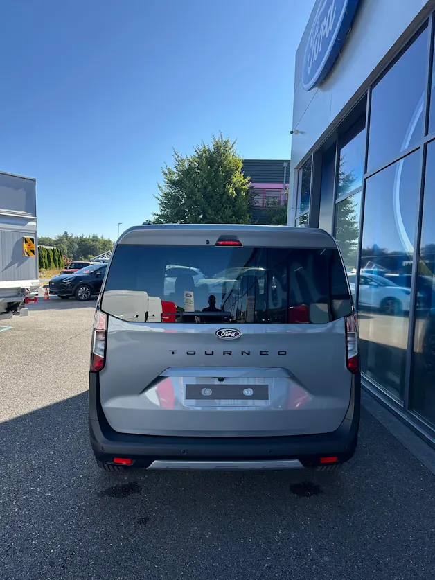 FORD TOURNEO COURIERier 1.0 EcoBoost A Active/125CV/Aut.
