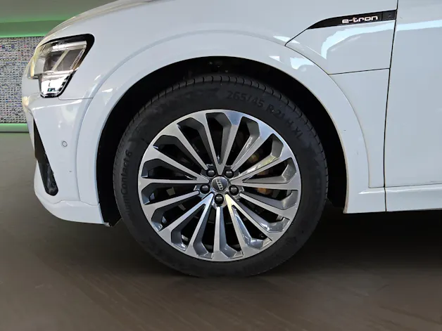 AUDI e-tron 55 S Line quattro
