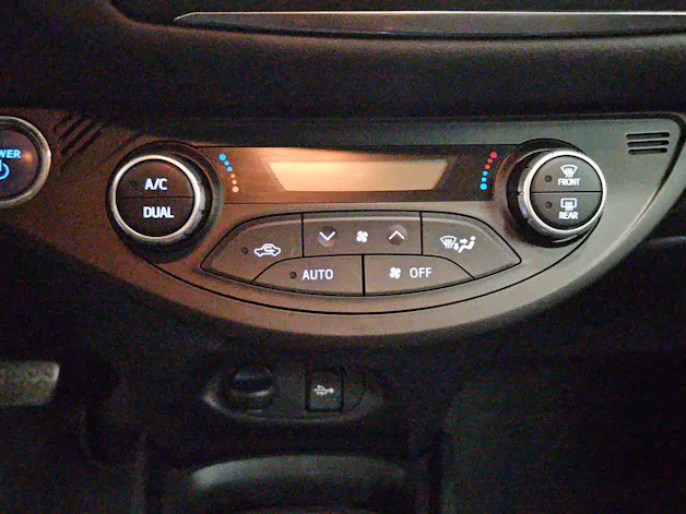 Toyota Yaris 1.5 VVT-i Hybrid Trend e-CVT