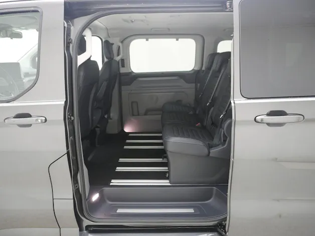 Ford Tourneo Custom L2 2.5 Plug-in-Hybrid Titanium X