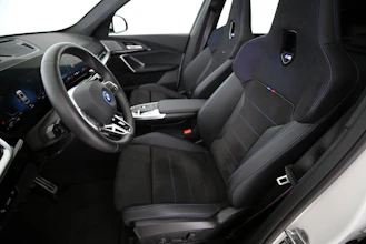 https://vehicle.imgix.net/4408004/45302d68-551e-4ffd-a792-7d99c98bfd70.jpg