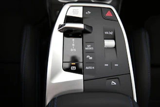 https://vehicle.imgix.net/4408004/52a83e47-3526-469b-9217-689e89555dec.jpg