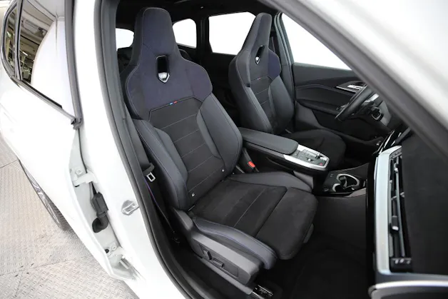 BMW X1 30e xDrive paddles