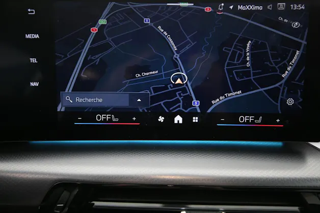 BMW X1 23i xDrive paddles