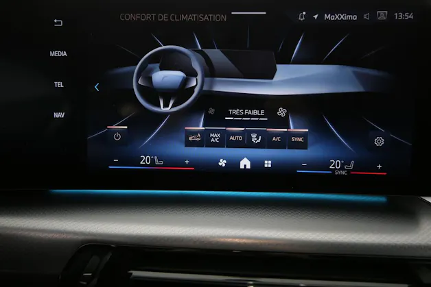 BMW X1 23i xDrive paddles