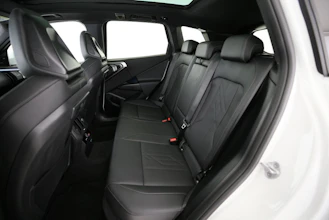 https://vehicle.imgix.net/4408012/4d808a5b-798a-4cb3-849f-a2a13f0aaff8.jpg