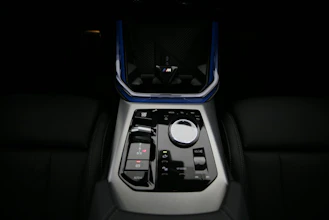 https://vehicle.imgix.net/4408012/918c31c4-68c8-4a70-bb9b-098adf6ebb8c.jpg