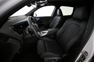https://vehicle.imgix.net/4408012/e953532f-49e2-48a4-b35b-6a98096c180e.jpg