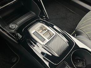 https://vehicle.imgix.net/4408031/a402892f-bcb9-4d7d-9448-9c69b003dc9b.jpg