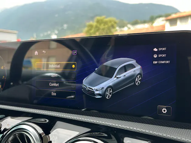Mercedes-Benz A 200 AMG Line