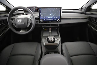 https://vehicle.imgix.net/4408076/db52fe8f-ac1f-4885-a531-6f1cc5fa9cf5.jpg