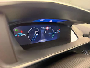 immagine del veicolo PEUGEOT 2008 1.2 Hybrid 145 GT Exclusive