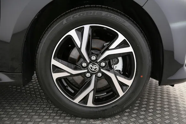 Toyota Yaris 1.5 VVT-i HSD Trend