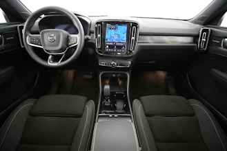 https://vehicle.imgix.net/4408103/99b415f4-1ec8-4f44-8e6c-f7c468d93ca7.jpg