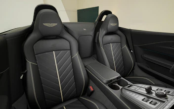 https://vehicle.imgix.net/4408141/465fb170-e707-4cf7-839a-cc3292333c63.jpg