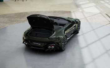 https://vehicle.imgix.net/4408141/bbfe7a05-3a41-45b2-bc86-e404e6e6769f.jpg