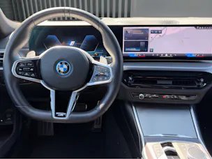 BMW 330e xDrive Touring M Sportpaket