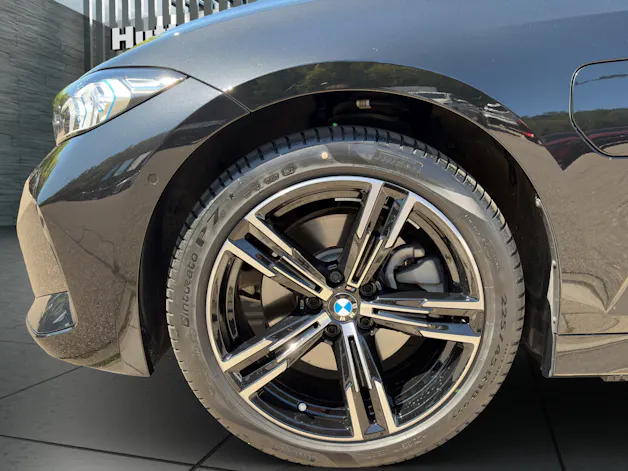 BMW 330e xDrive Touring M Sportpaket