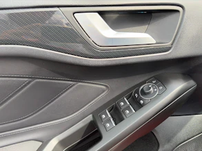 https://vehicle.imgix.net/4408200/275fe7be-4876-4486-a83d-cbee68e2fa53.jpg