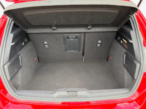https://vehicle.imgix.net/4408200/8d5d24b6-056b-4063-853c-7e9c43be4d12.jpg