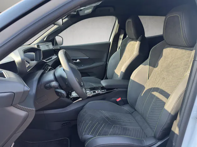 Peugeot 2008 1.2 Hybrid 145 GT Exclusive