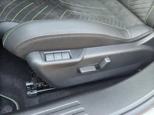 PEUGEOT 2008 1.2 Hybrid 145 GT Exclusive