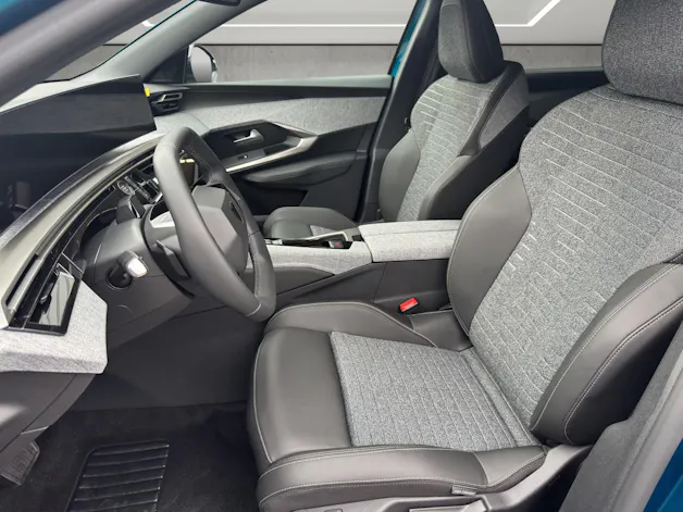 PEUGEOT 5008 1.2 Hybrid 145 Allure Premium