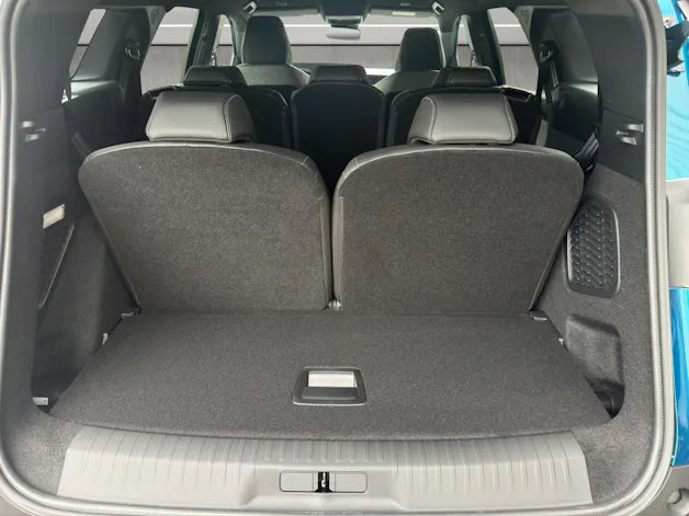 PEUGEOT 5008 1.2 Hybrid 145 Allure Premium