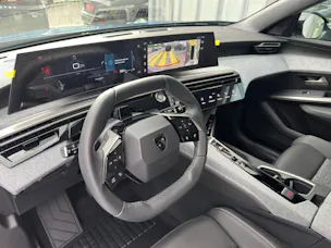 PEUGEOT 5008 1.2 Hybrid 145 Allure Premium