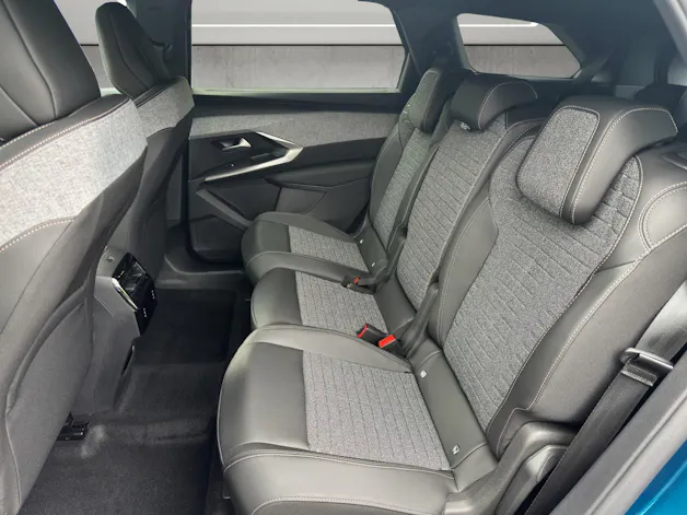 PEUGEOT 5008 1.2 Hybrid 145 Allure Premium