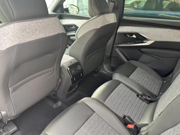 PEUGEOT 5008 1.2 Hybrid 145 Allure Premium