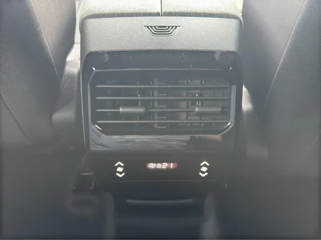 PEUGEOT 5008 1.2 Hybrid 145 Allure Premium