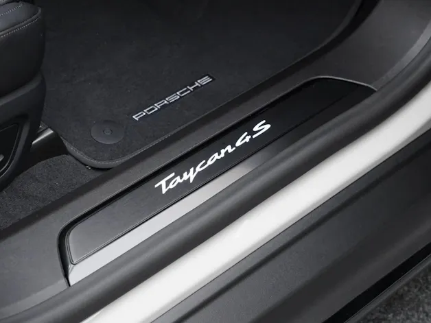 Porsche Taycan 4S Black Edition