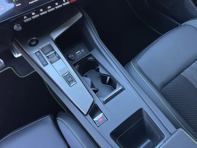 PEUGEOT 308 1.2 Hybrid 145 GT