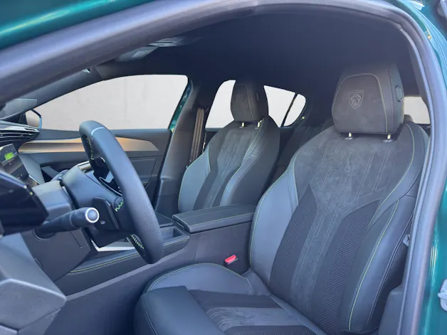 PEUGEOT 308 1.2 Hybrid 145 GT